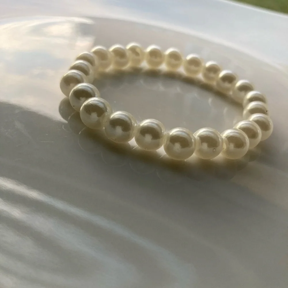 Exquisitely Delicate Freshwater Vintage & Simply Style Pearl Bracelet - Picture 8 of 11